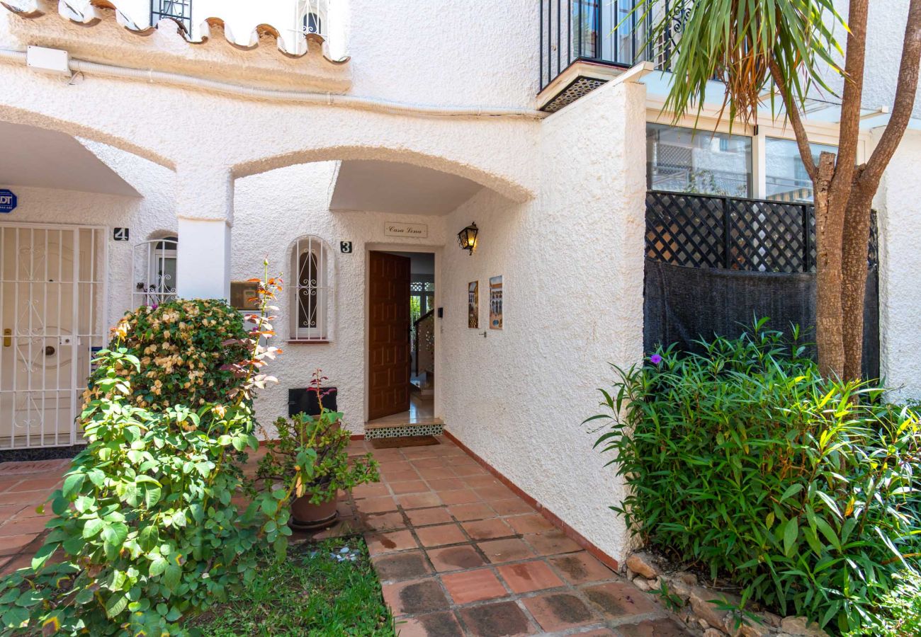 Lägenhet i Nerja - Casa Lena Verano Azul Nerja: Familjeetagevåning med Havsutsikt