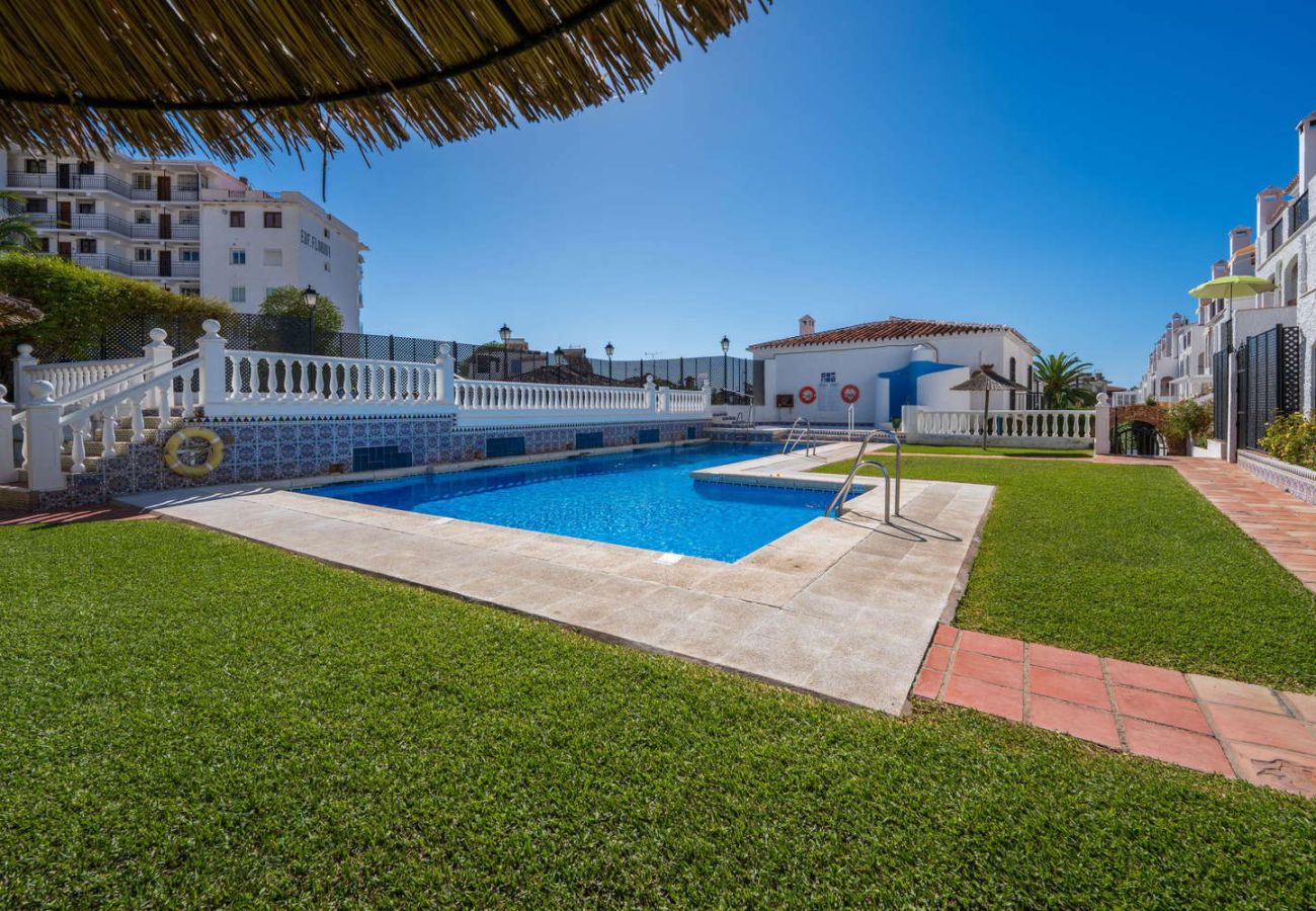 Lägenhet i Nerja - Casa Lena Verano Azul Nerja: Familjeetagevåning med Havsutsikt