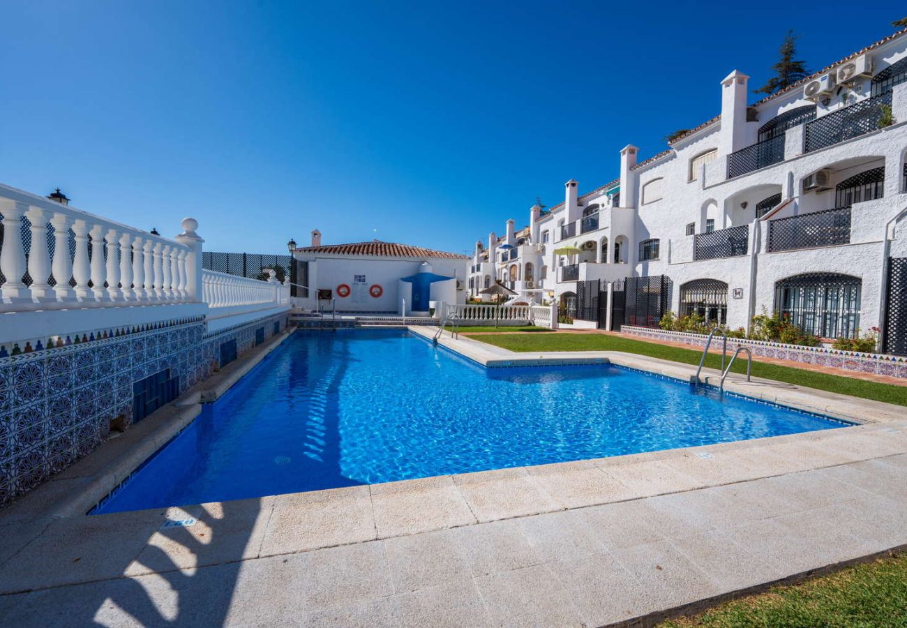 Lägenhet i Nerja - Casa Lena Verano Azul Nerja: Familjeetagevåning med Havsutsikt