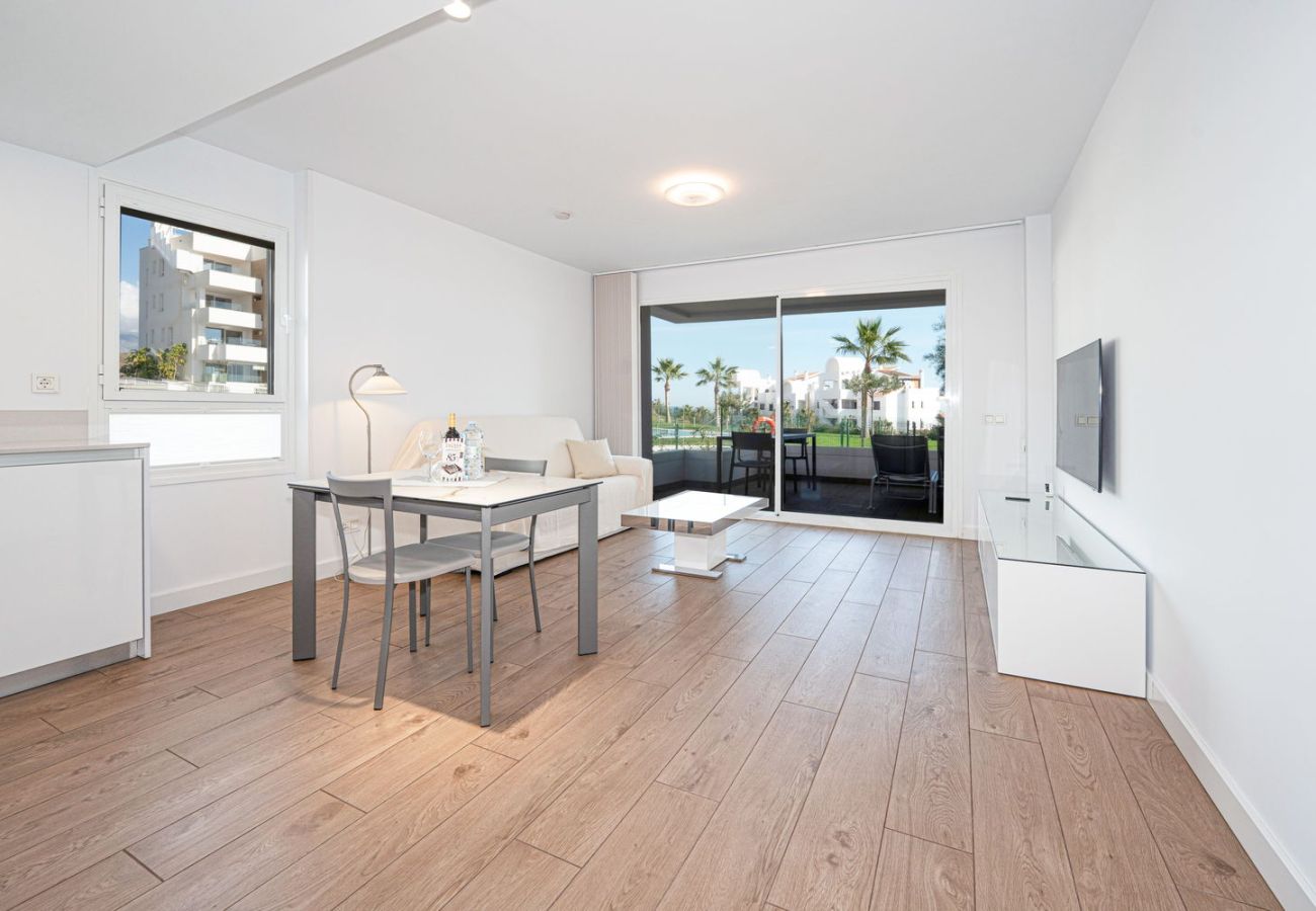 Lägenhet i Torrox Costa - Isea Calaceite 1111: Lyxlägenhet med Havsutsikt och Pool