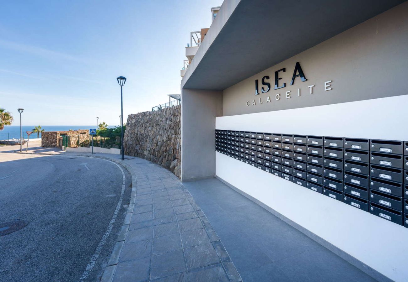 Lägenhet i Torrox Costa - Isea Calaceite 1111: Lyxlägenhet med Havsutsikt och Pool