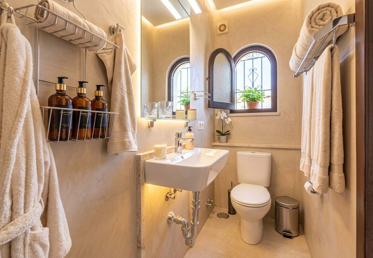 Radhus i Nerja - Casa Lavanda – Semesterhus i Nerja med havsutsikt och pool