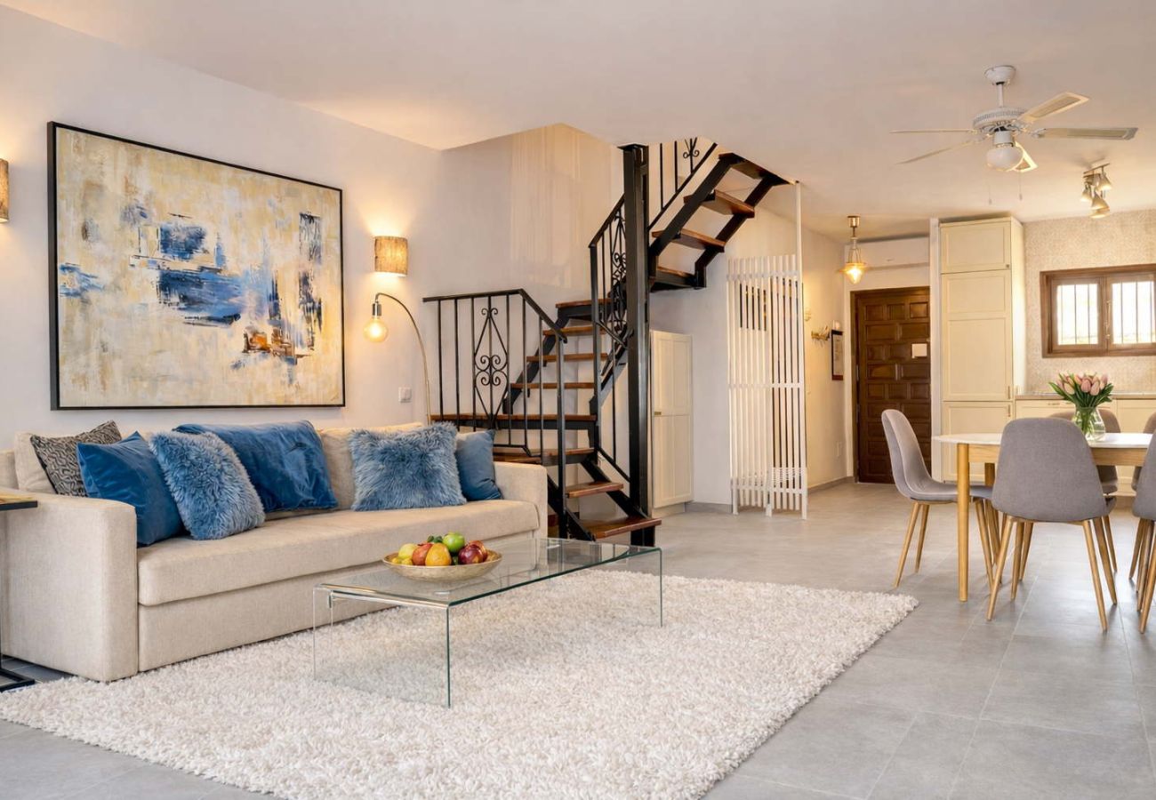 Radhus i Nerja - Casa Lavanda – Semesterhus i Nerja med havsutsikt och pool