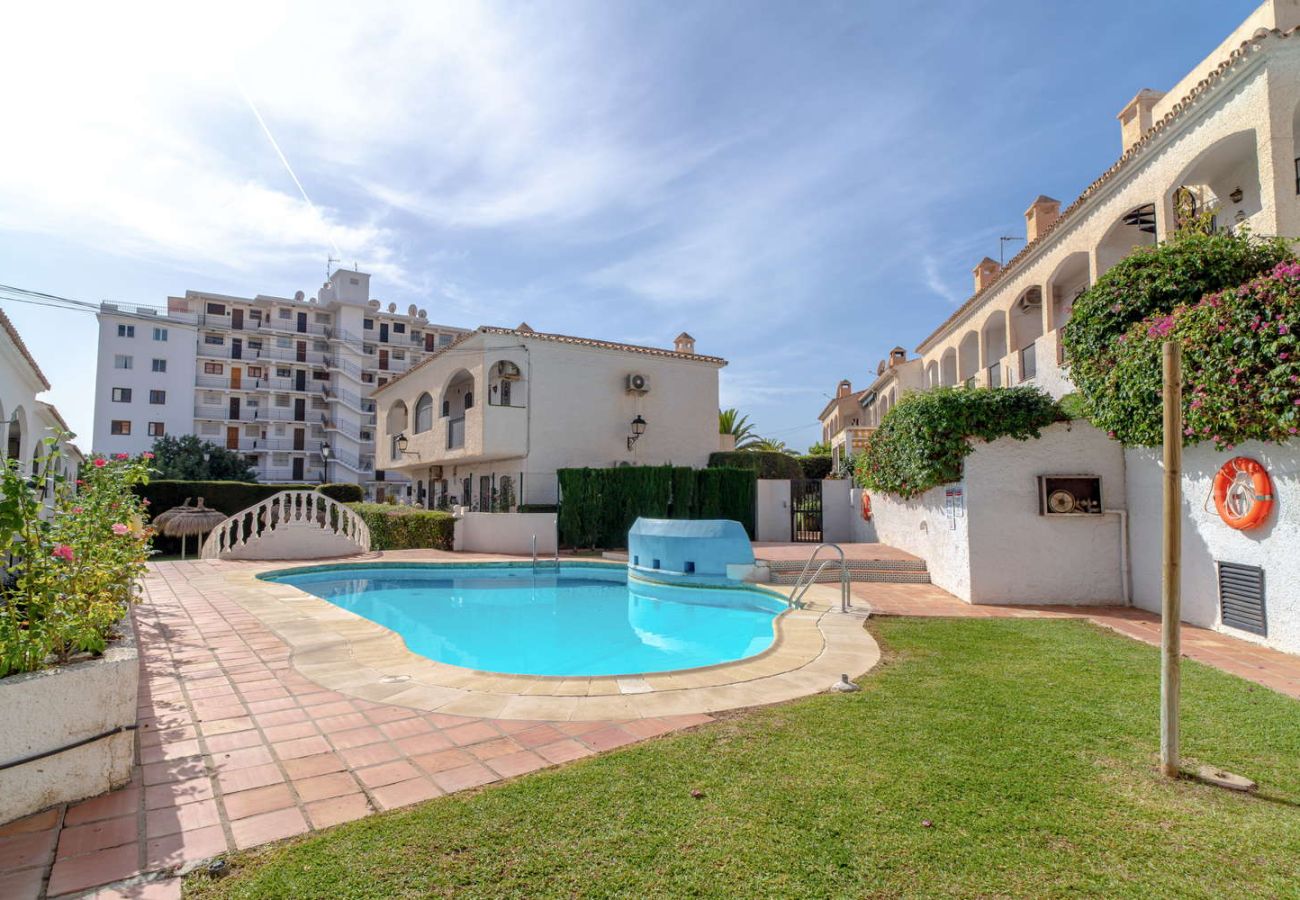 Lägenhet i Nerja - Lägenhet Casa Monica i Verano Azul: Havsutsikt och Taksolarium
