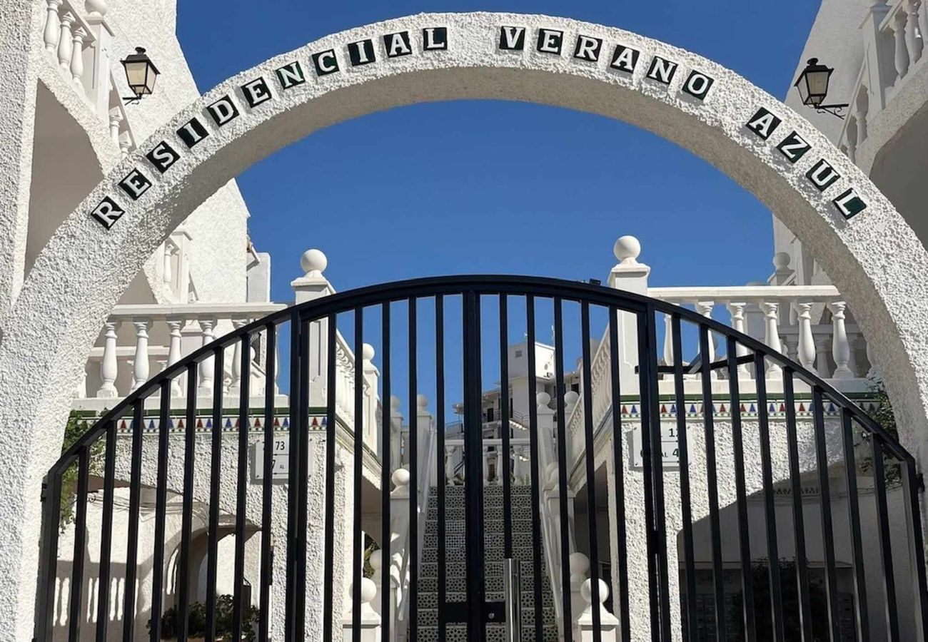 Lägenhet i Nerja - Lägenhet Casa Monica i Verano Azul: Havsutsikt och Taksolarium