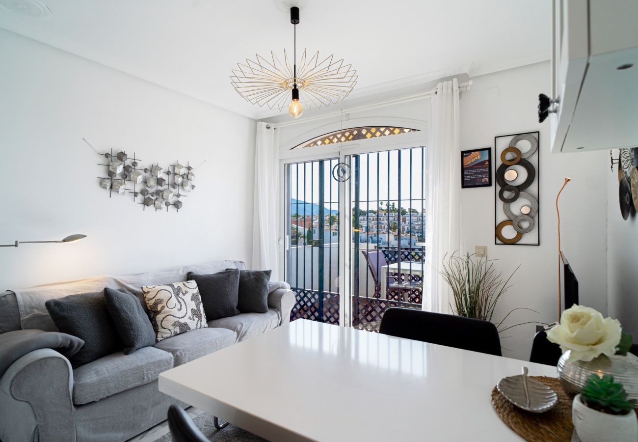 Lägenhet i Nerja - Lägenhet Casa Monica i Verano Azul: Havsutsikt och Taksolarium