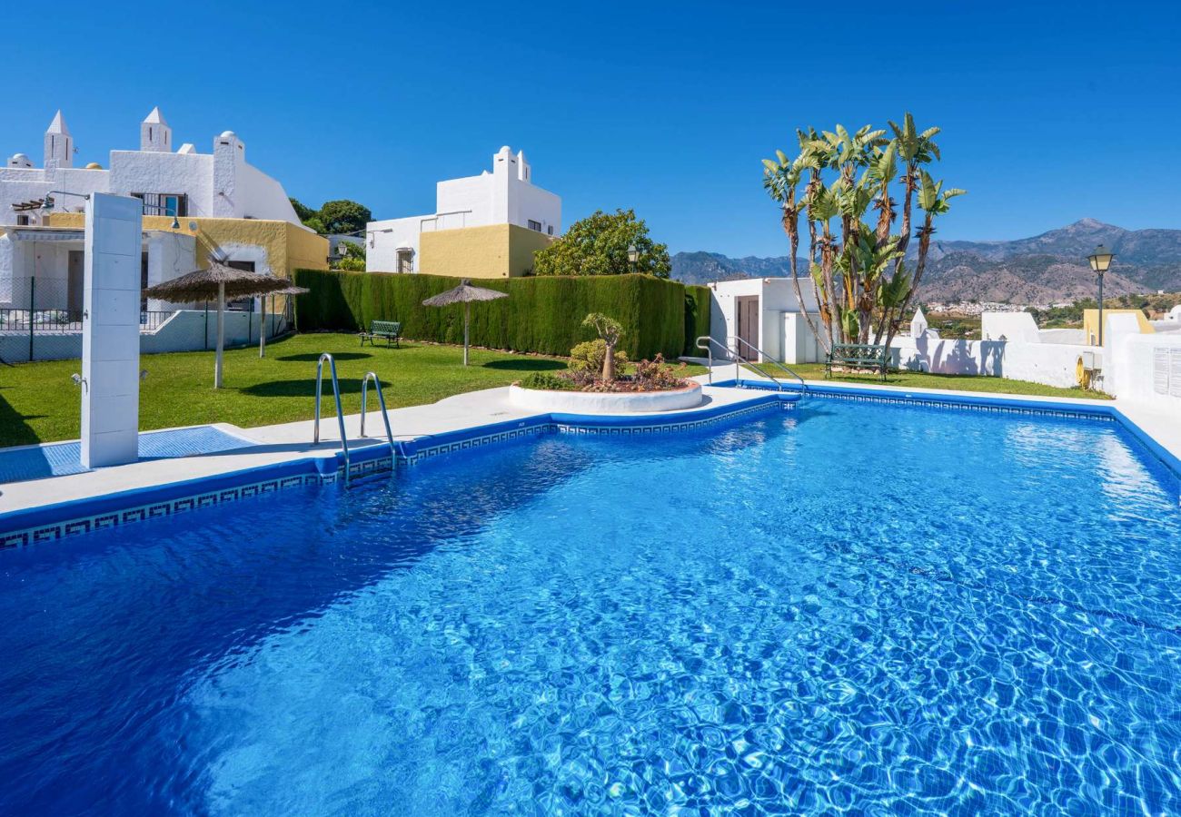 Radhus i Nerja - Casablanca 9: Duplex med terrasser i flera nivåer, havsutsikt och solnedgång
