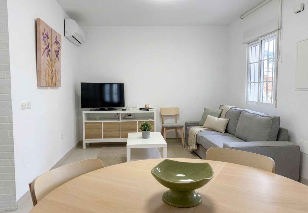 Radhus i Nerja - Casa Chica: Semesterhus med privat takterrass på Calle Cristo, Nerja