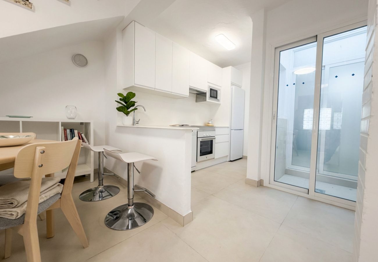 Radhus i Nerja - Casa Chica: Semesterhus med privat takterrass på Calle Cristo, Nerja