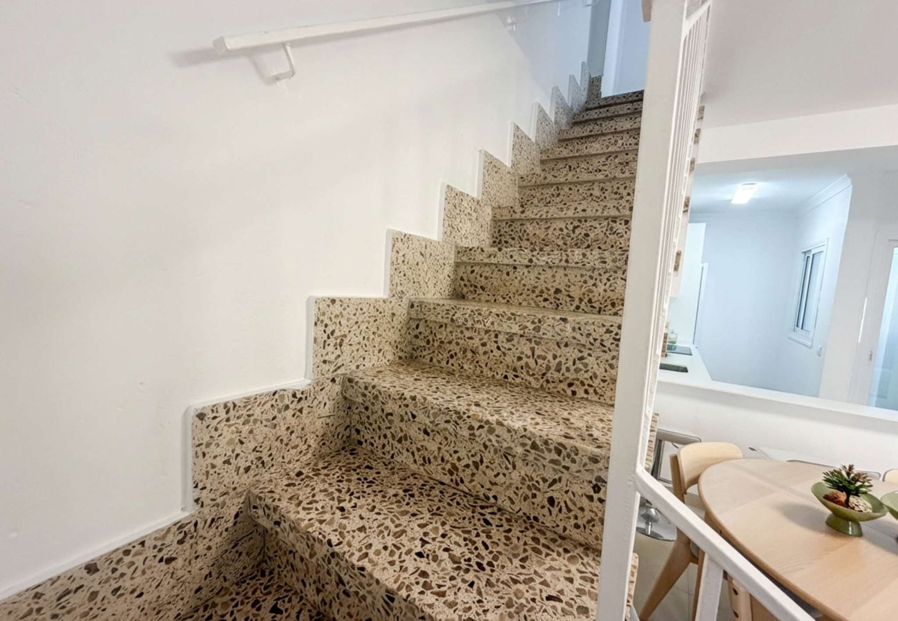 Radhus i Nerja - Casa Chica: Semesterhus med privat takterrass på Calle Cristo, Nerja