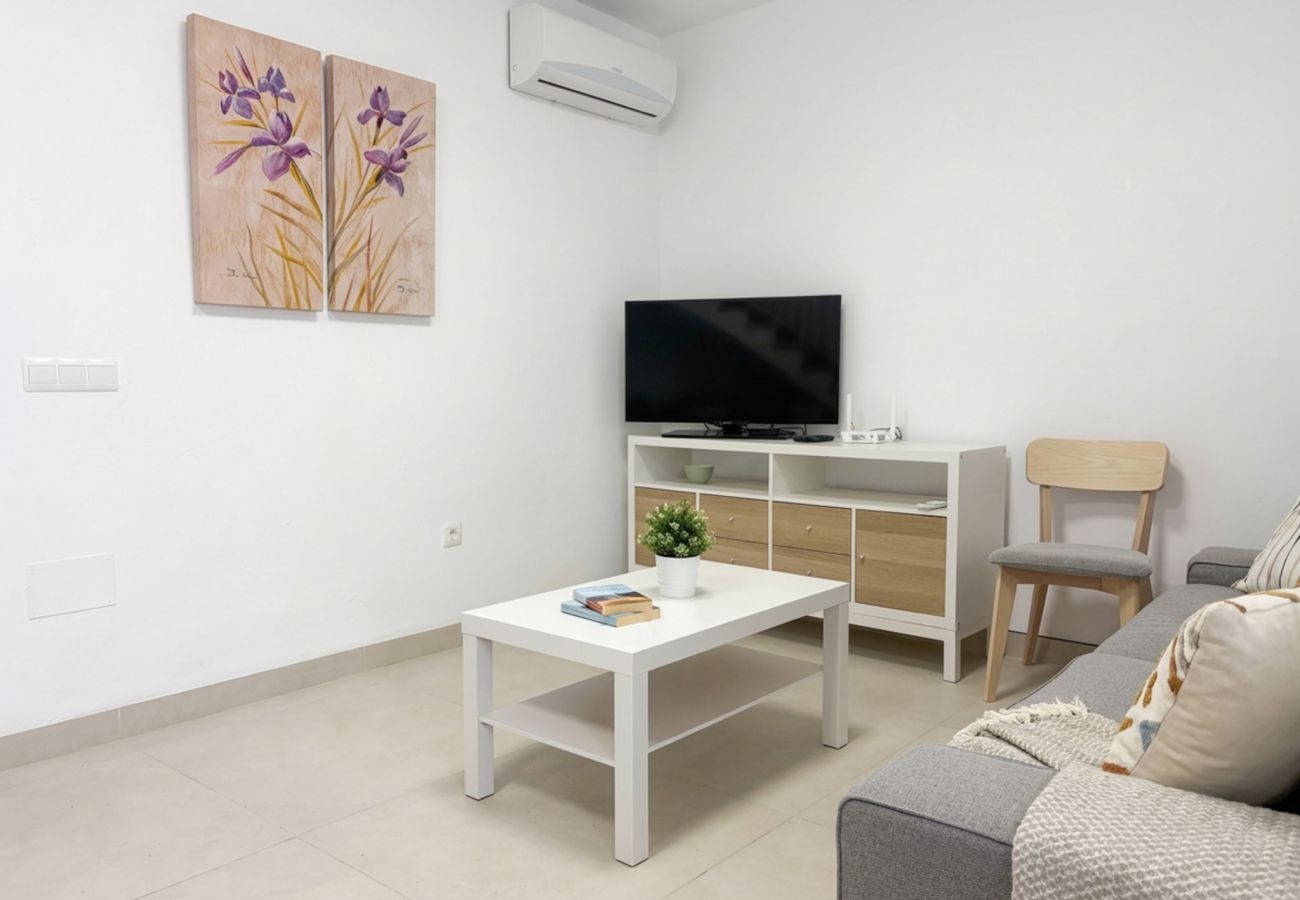 Radhus i Nerja - Casa Chica: Semesterhus med privat takterrass på Calle Cristo, Nerja