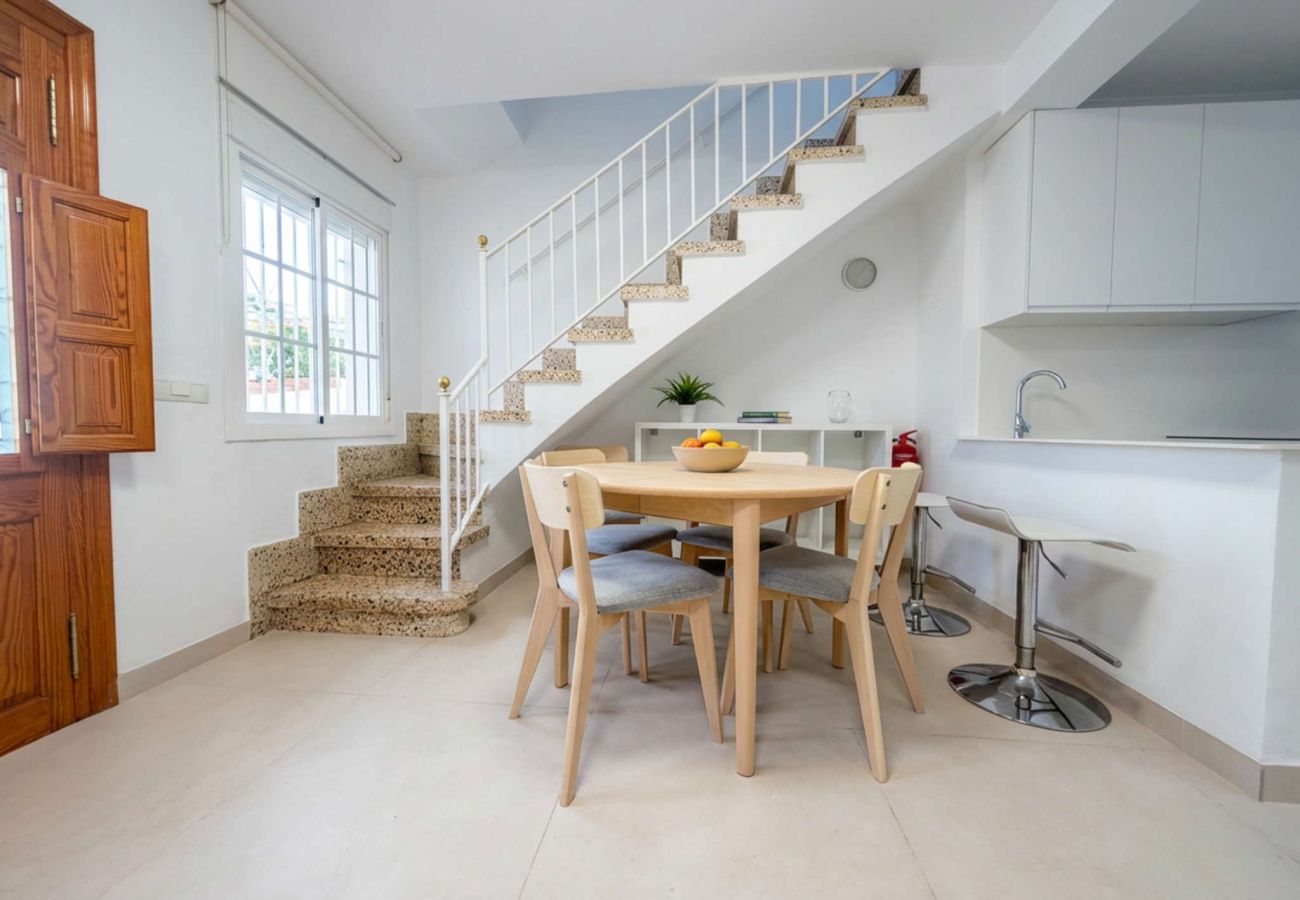 Radhus i Nerja - Casa Chica: Semesterhus med privat takterrass på Calle Cristo, Nerja