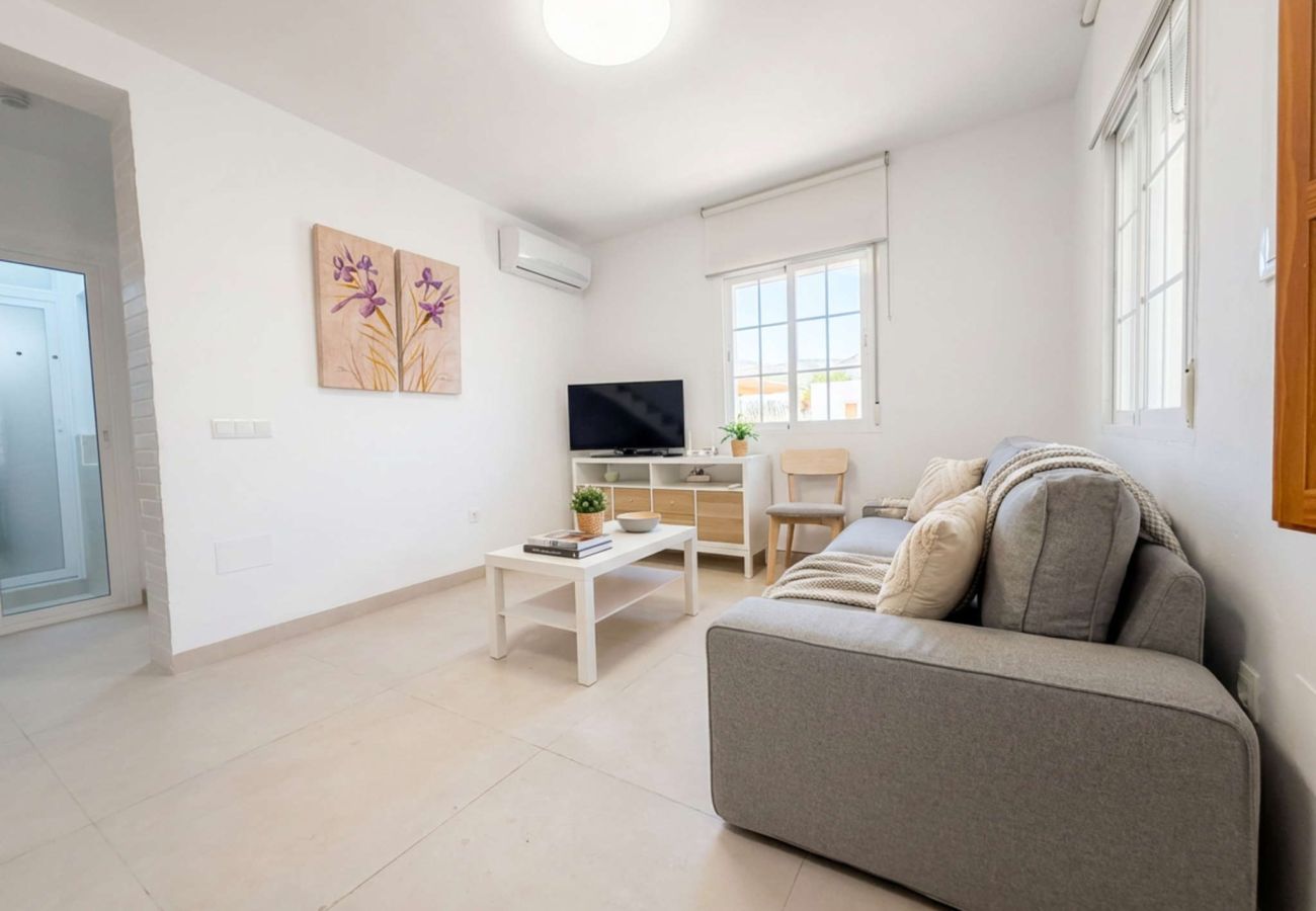 Radhus i Nerja - Casa Chica: Semesterhus med privat takterrass på Calle Cristo, Nerja