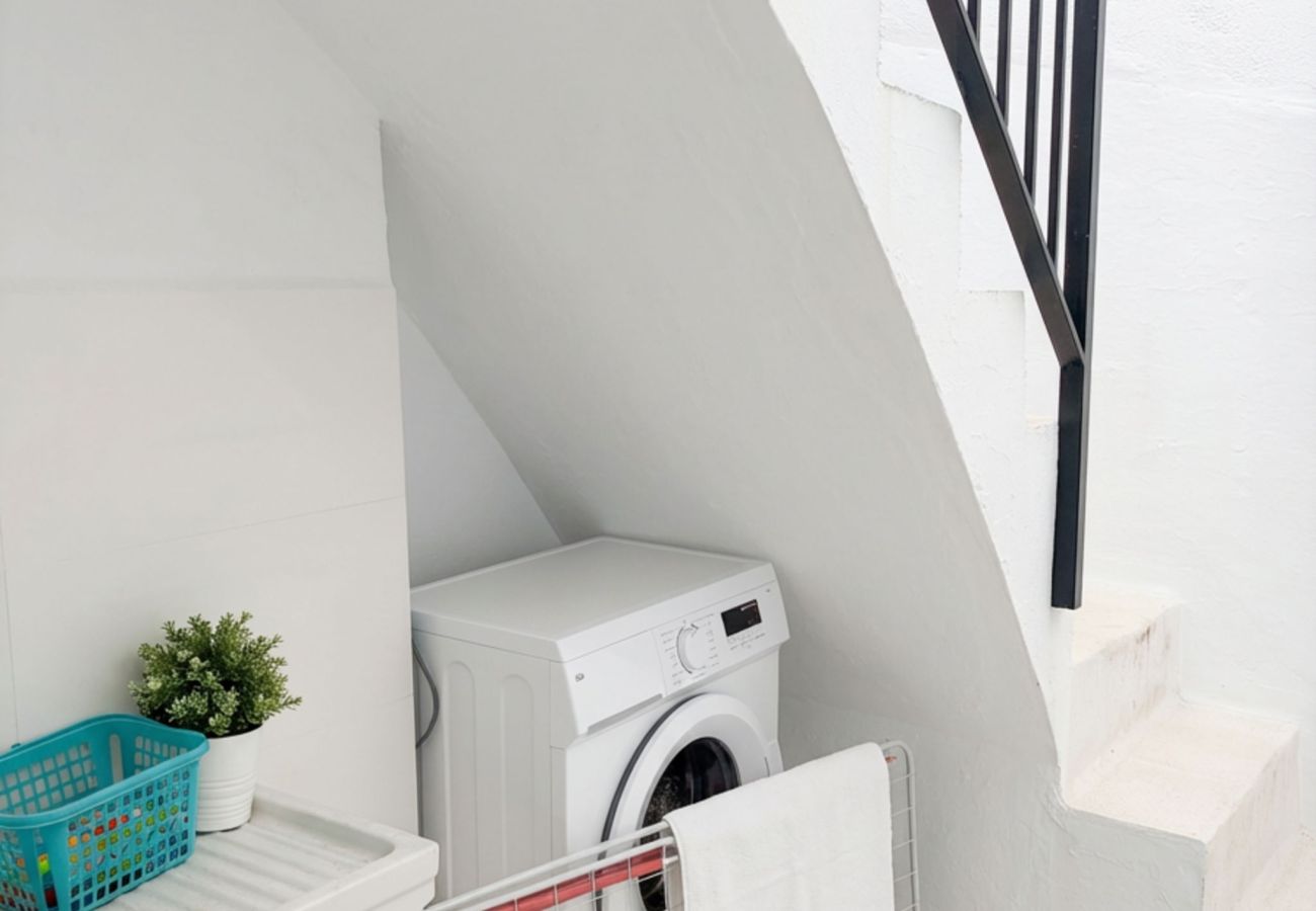 Radhus i Nerja - Casa Chica: Semesterhus med privat takterrass på Calle Cristo, Nerja