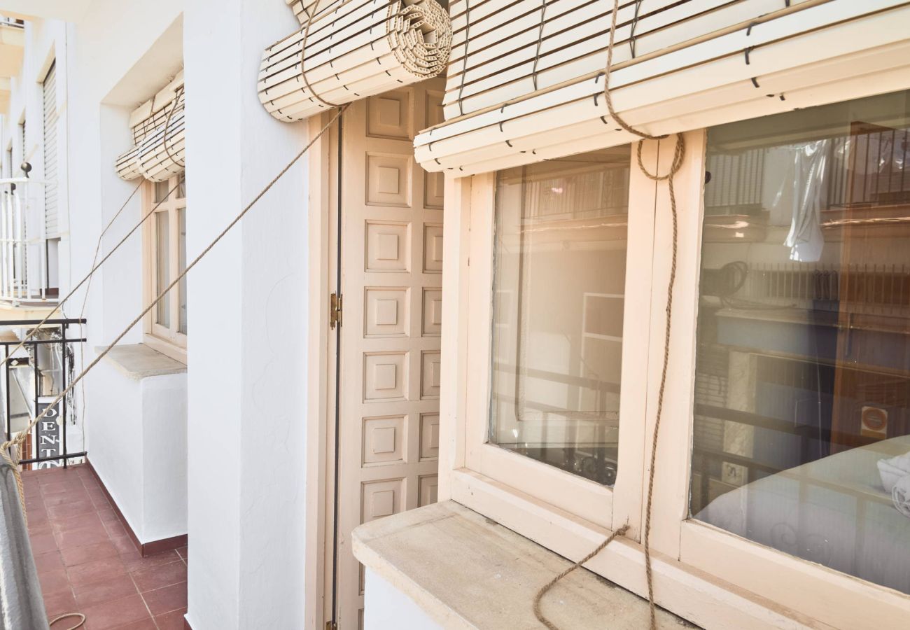 Radhus i Nerja - Casa Chica: Semesterhus med privat takterrass på Calle Cristo, Nerja