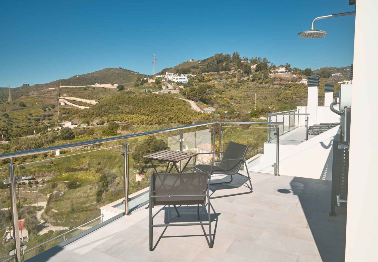 Lägenhet i Nerja - Penthouse Balcón del Mar D4: 3 terrasser & uppvärmd pool