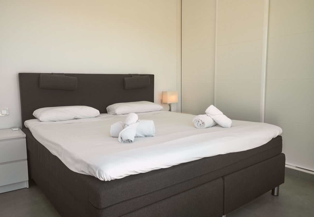 Lägenhet i Nerja - Penthouse Balcón del Mar D4: 3 terrasser & uppvärmd pool