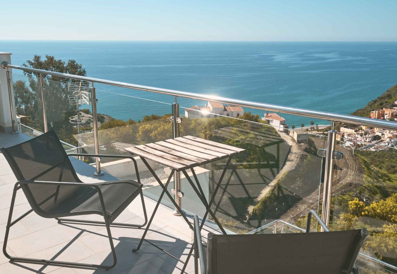 Lägenhet i Nerja - Penthouse Balcón del Mar D4: 3 terrasser & uppvärmd pool