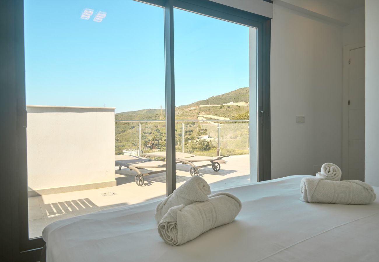 Lägenhet i Nerja - Penthouse Balcón del Mar D4: 3 terrasser & uppvärmd pool
