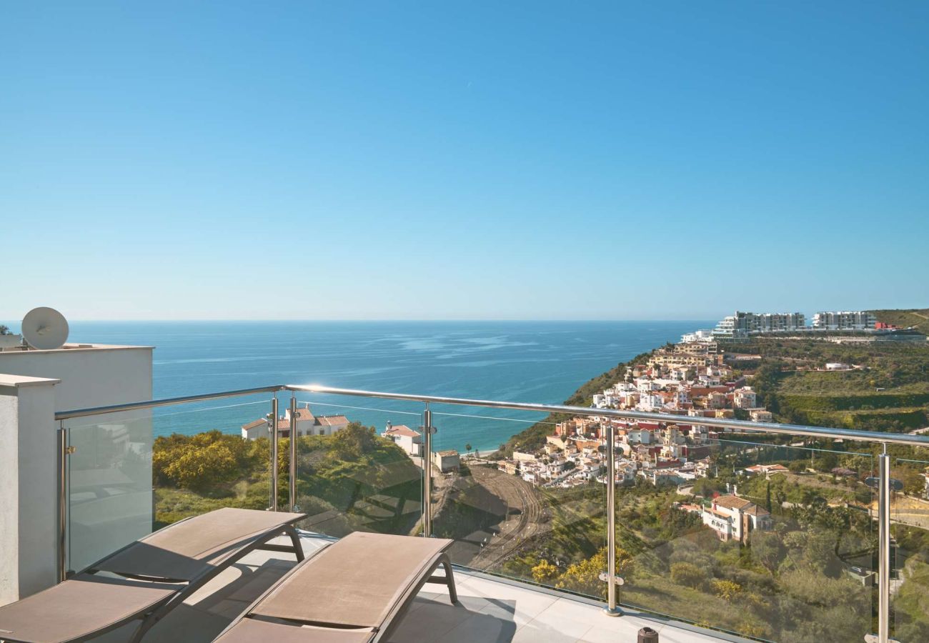 Lägenhet i Nerja - Penthouse Balcón del Mar D4: 3 terrasser & uppvärmd pool