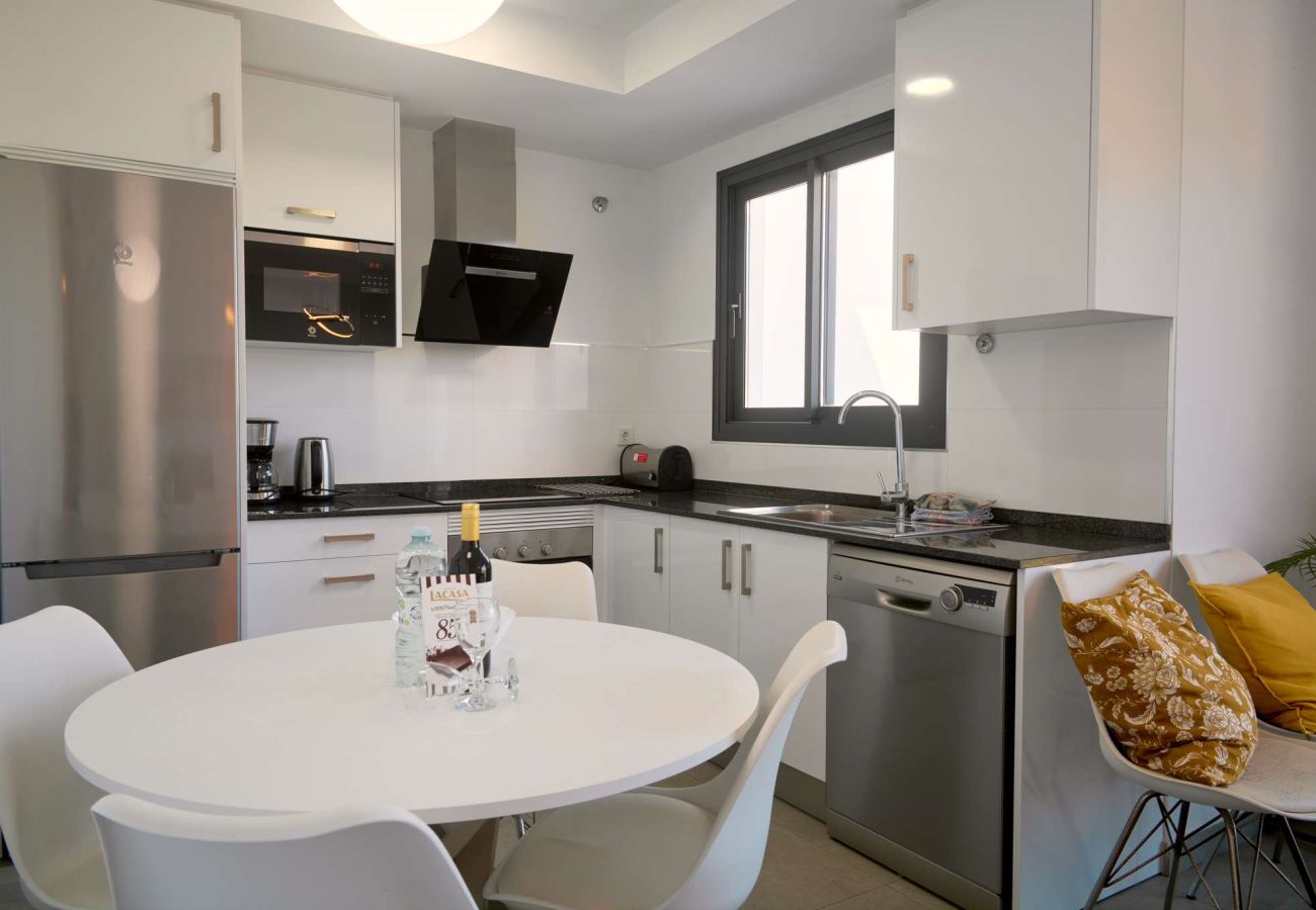 Lägenhet i Nerja - Penthouse Balcón del Mar D4: 3 terrasser & uppvärmd pool