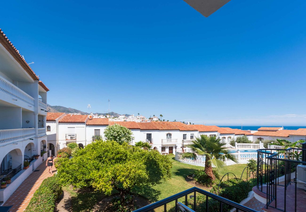 Panoramautsikt från lägenhetens balkong i urbanisationen La Hacienda, Nerja