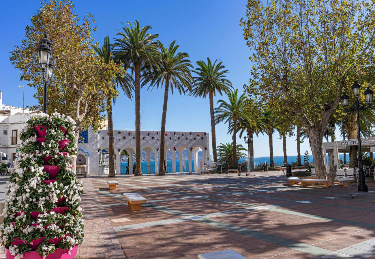 Lägenhet i Nerja -  Centro Life 3A: Lägenhet i Nerjas Centrum, 300m från Balcon de Europa