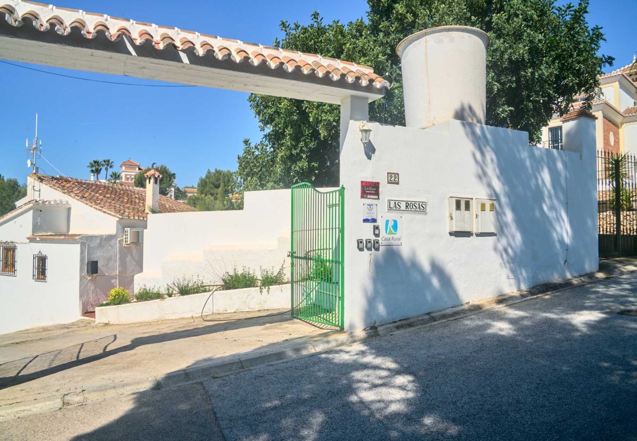 Lanthus i Frigiliana - Las Rosas 1 – Lantlig lägenhet med pool mellan Nerja och Frigiliana