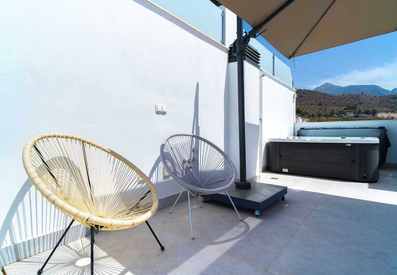 Villa i Nerja - Casa Mezcal – Villa för 4 personer med privat pool och bubbelbad i Nerja